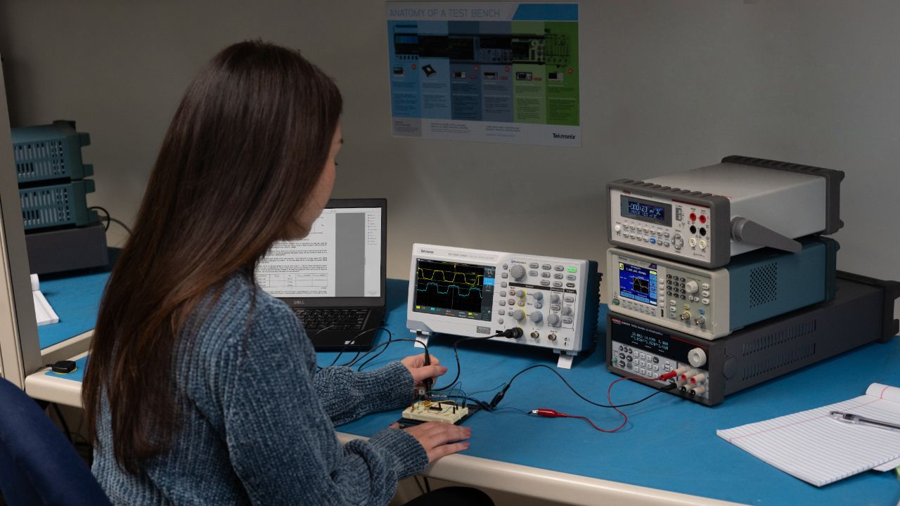 TBS2000B Osciloscopio digital Tektronix 2 a 4 canales - Intronica Ltda