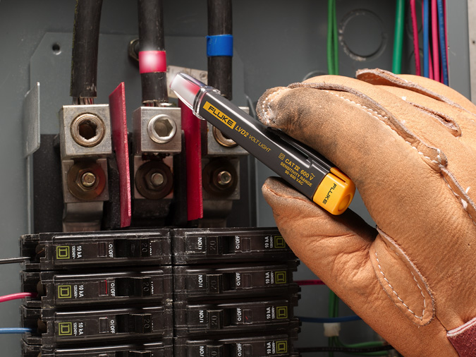 Fluke LVD2 Detector de voltaje sin contacto con linterna