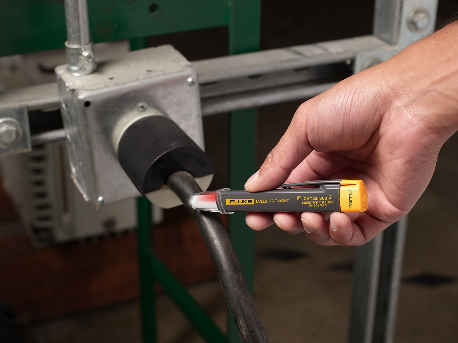 Fluke LVD2 Detector de voltaje sin contacto con linterna